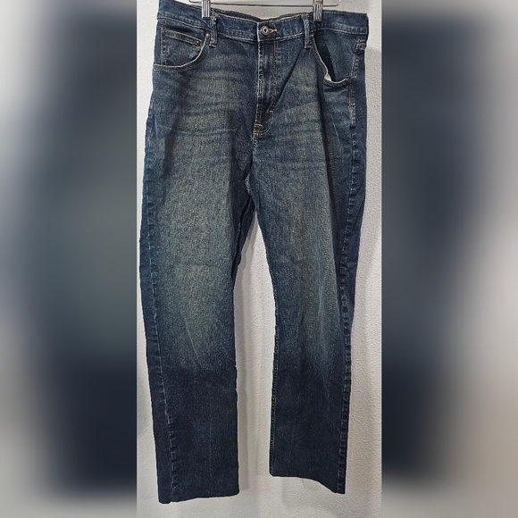 Wrangler Men's Relaxed Fit Straight Leg Dark Wash Color Jeans Size 36x32 *READ* - Picture 1 of 11